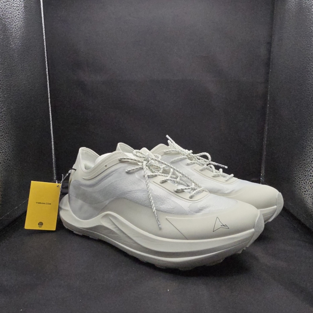 Roa Sella White Hiking Shoes